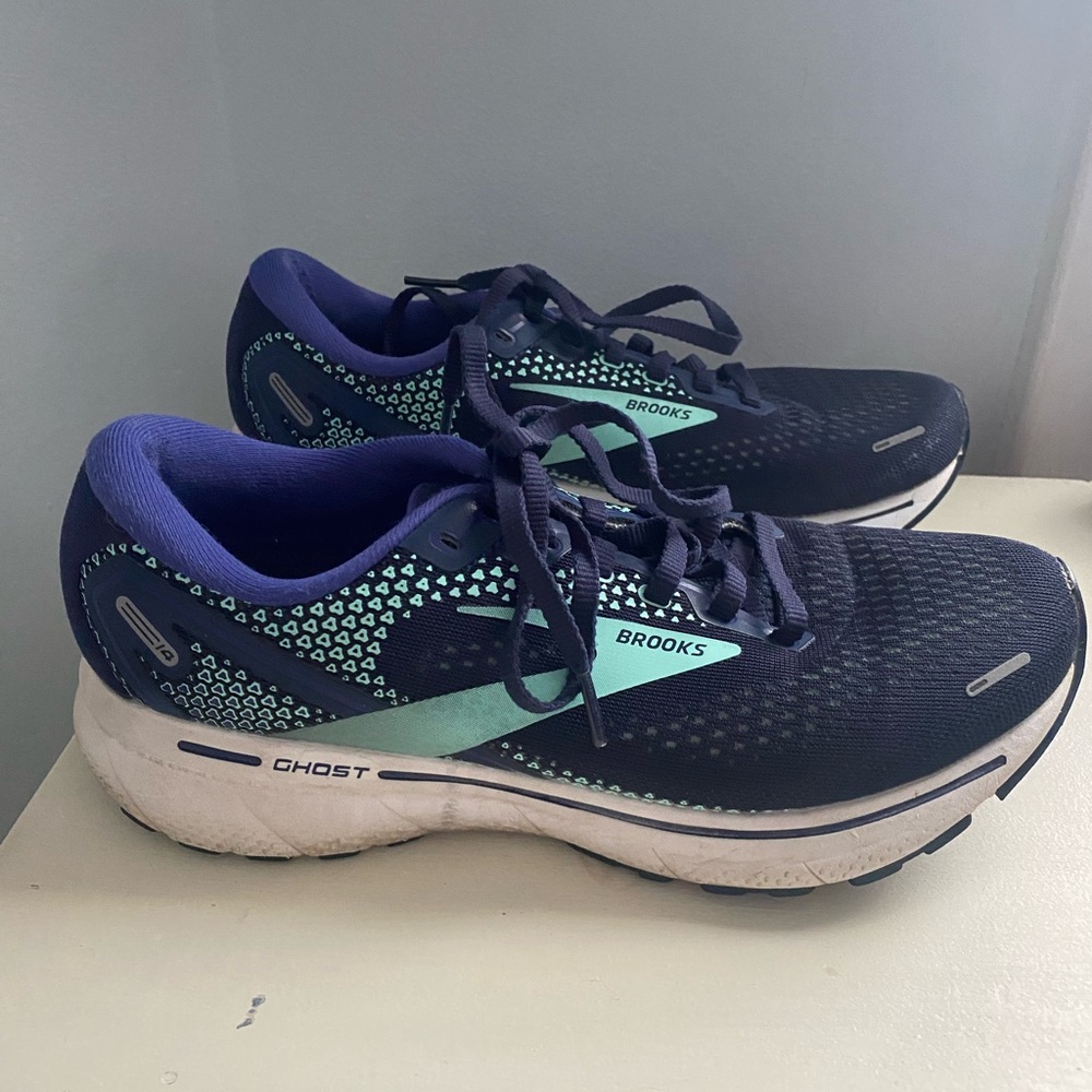 Brooks Ghost sneakers size 8 - Picture 3 of 7